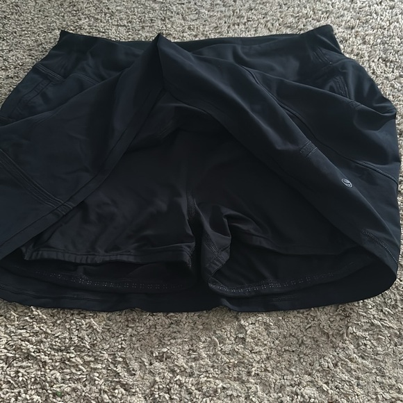 Black tennis skort - Picture 2 of 4